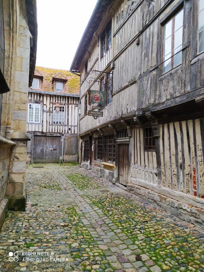 Bel appartement à Honfleur Esterno foto