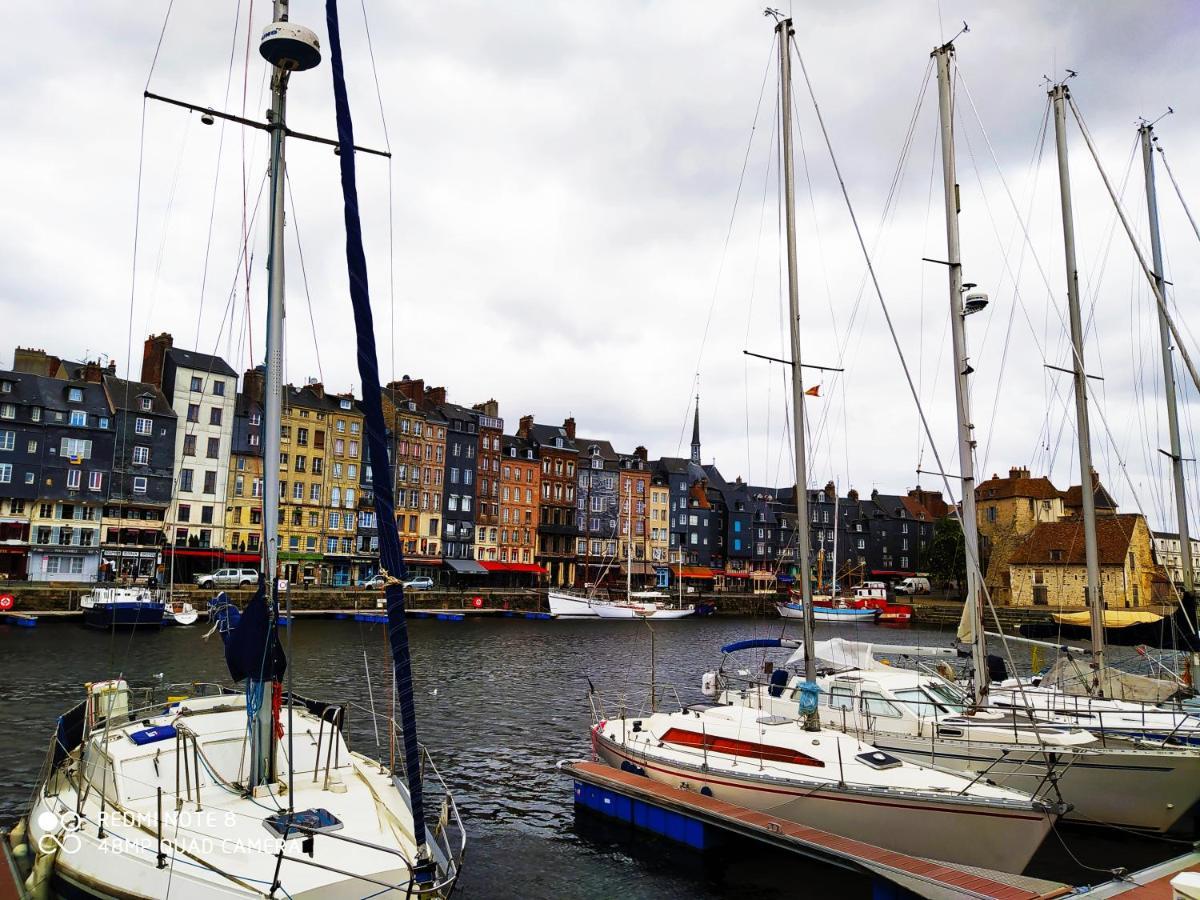 Bel appartement à Honfleur Esterno foto