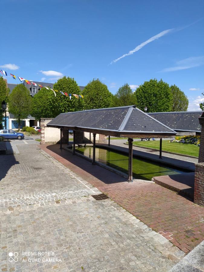 Bel appartement à Honfleur Esterno foto