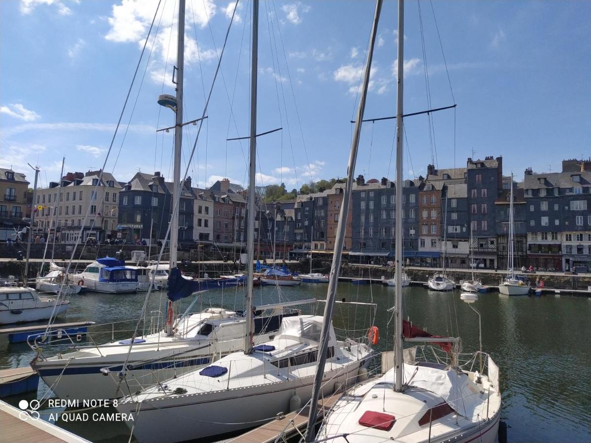 Bel appartement à Honfleur Esterno foto